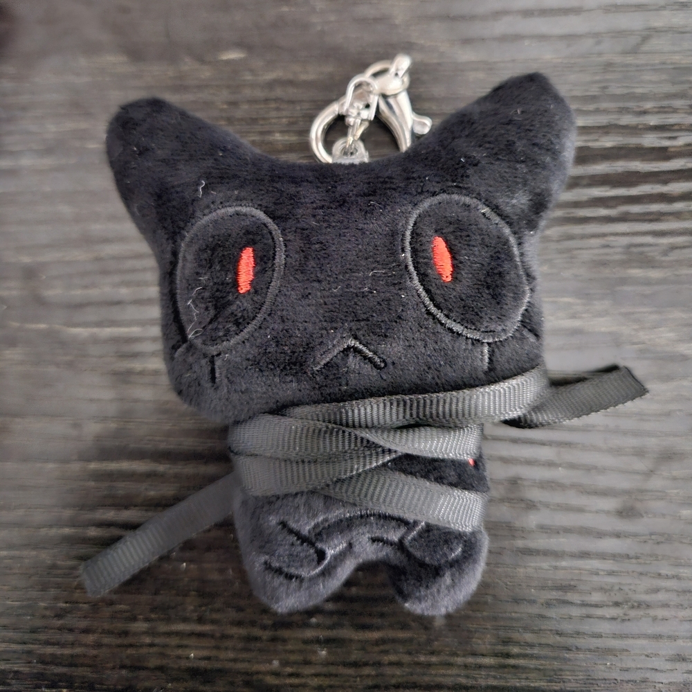 🌺 Lot B/E Black Cat Plush Keychain with Red Eyes